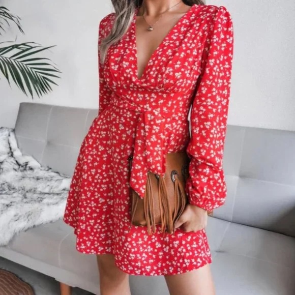 BNWT Floral Front Tie Mini Dress Size S - Picture 3 of 7